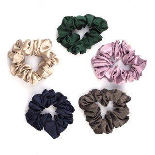 Jedwabna gumka do włosów scrunchie granatowa JGS-002