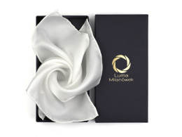 White single-coloured silk pocket square 30x30 cm