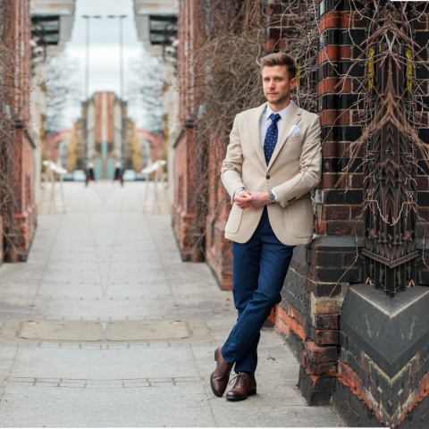 TWILL white hand-trimmed silk pocket square 30x30 cm