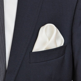 Elegantes Seideneinstecktuch für eine Jacke, creme, 30x30 cm