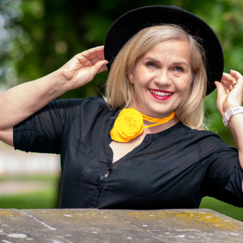 Silk choker necklace with rose yellow
