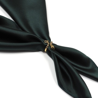 Scarf ring in the shape of a snake