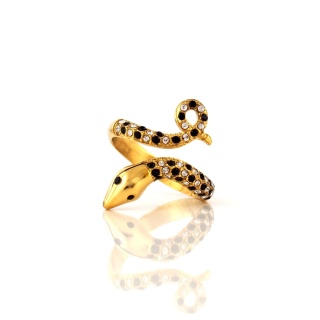 Scarf ring in the shape of a snake