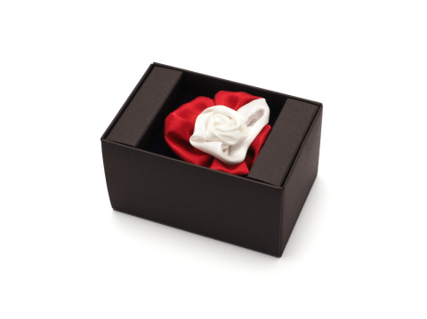 Jedwabny kotylion narodowy, róża