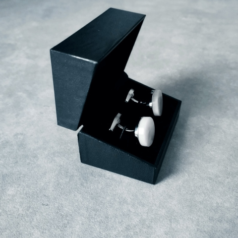 Oryginalne spinki do mankietów białe