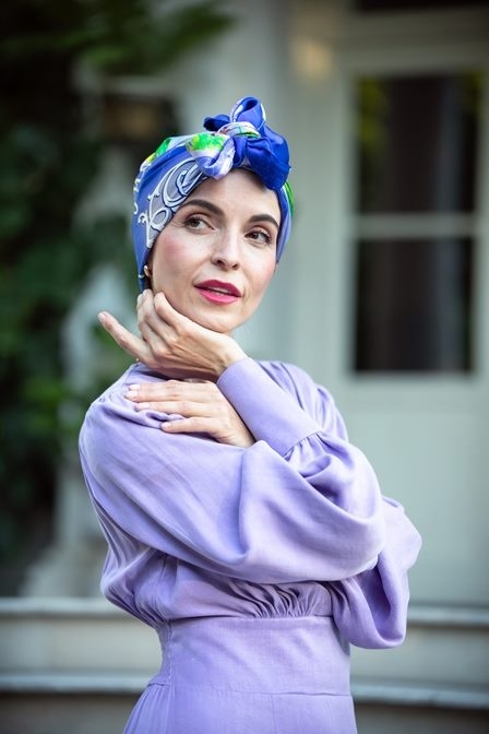 AJ-12A Apaszka jedwabna jubileuszowa, stulecie milanowskiego jedwabiu 90x90 cm