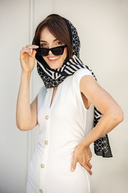 Jedwabny szalik dwustronny w geometryczne wzory 180x45cm SDD-04