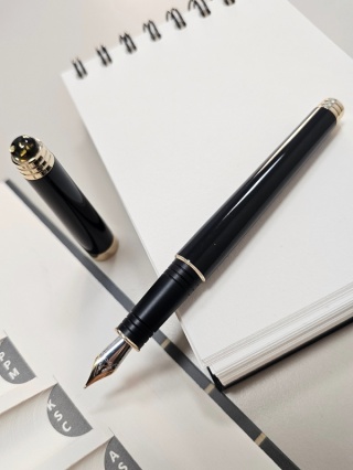 Golden fountain pen with green amber WPZ-12