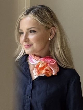 Apaszka jedwabna Wisława Szymborska Nic dwa razy 88x88 cm AD-500