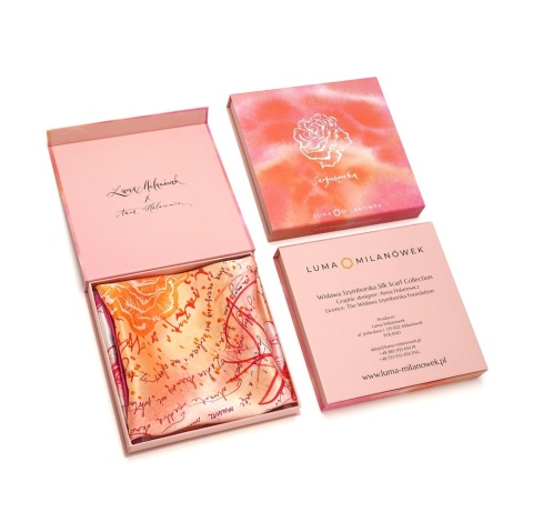 Apaszka jedwabna Wisława Szymborska Nic dwa razy 68x68cm AD7-500