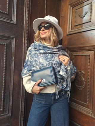 Toile de Jouy Collection winter scarf blue 200x70cm