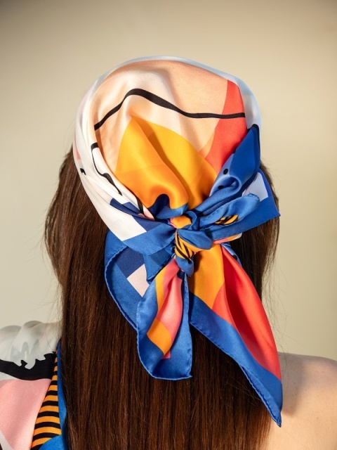 Jedwabna apaszka dwustronna pop-art 68x68cm AD7-068