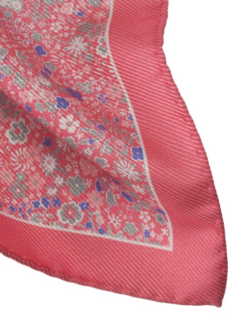 Suit accessories