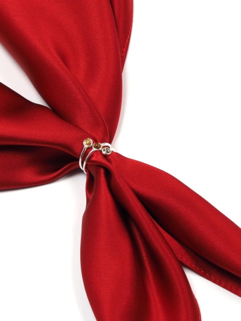 wiązanie apaszki damskiej