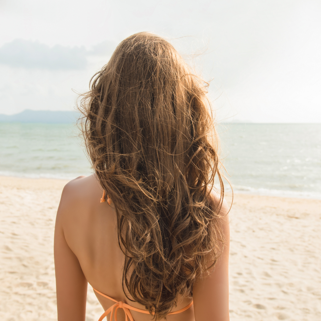 Jak zadbać o włosy latem?