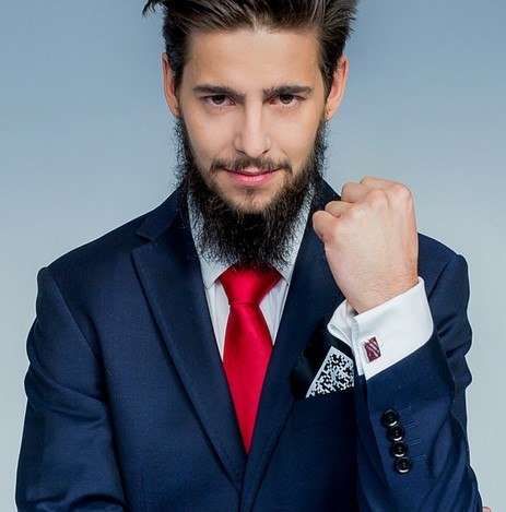 Węzeł prosty i węzeł windsorski czyli jak zawiązać elegancko krawat