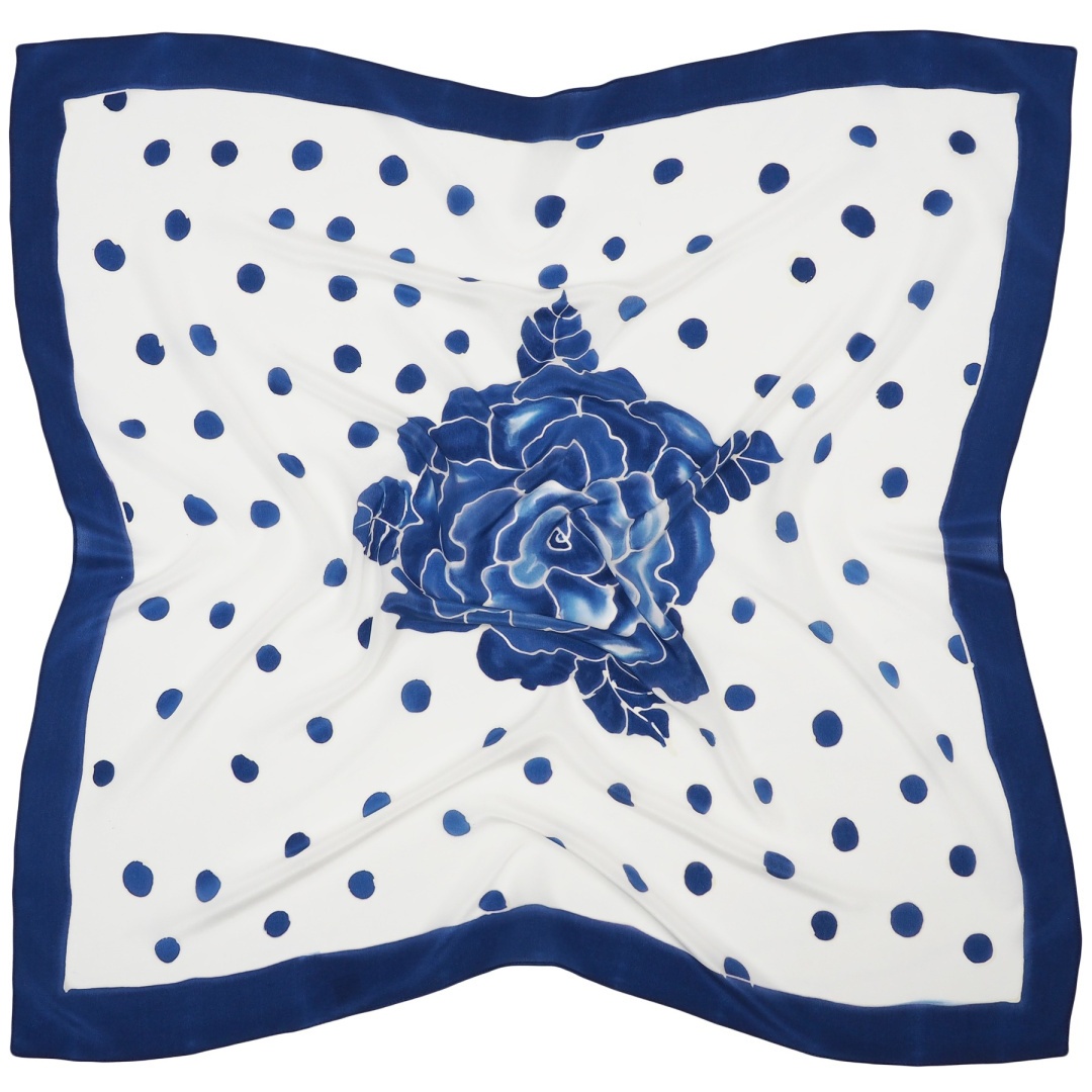 Historia Bolesławca zaklęta w jedwabnych apaszkach